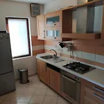 3 - First Sea Row Daire